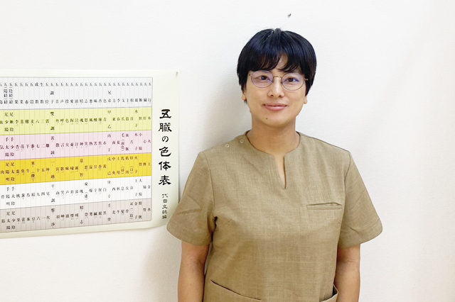 女性スタッフ